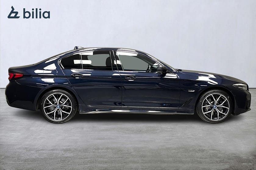 Bild 2 av BMW 530e xDrive Sedan M Sport 19" Alu Y-eker 845M Drag