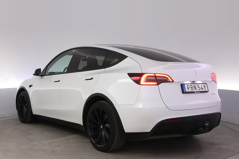 Bild 4 av Tesla Model Y Long Range AWD Autopilot Pano Drag