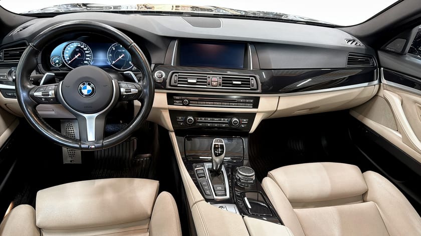 Bild 4 av BMW 530d xDrive Touring M Sport Drag D-värm Komfortstol Pano H/K HUD