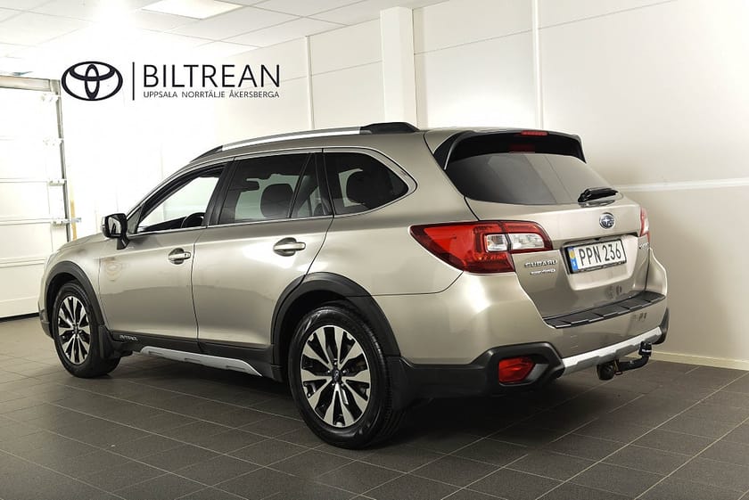 Bild 3 av Subaru Outback 2.5 4WD Drag Backkamera Navi M&K-värm