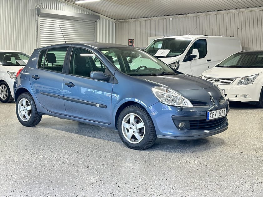Bild 1 av Renault Clio  Halvkombi 5-dörrars 1.4 Euro 4 Kamrem bytt