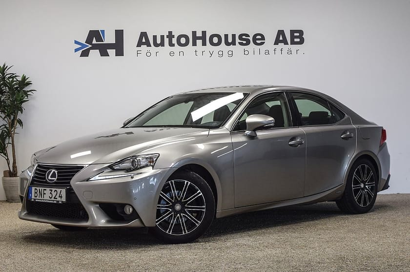 Bild 1 av Lexus IS 300h Executive Nyservad Svensksåld