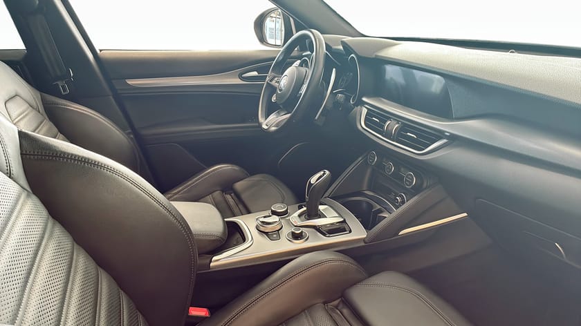Bild 3 av Alfa Romeo Stelvio SPRINT PLUS Navi/Helläder/Keyless