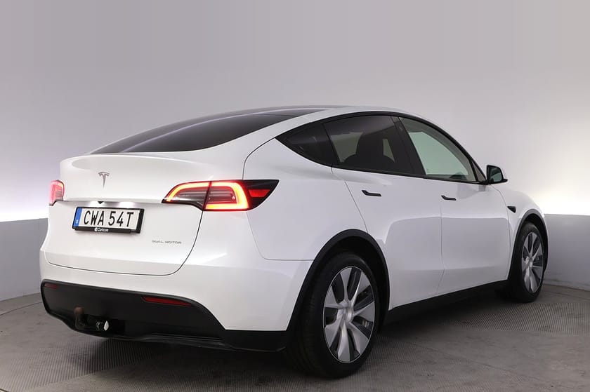Bild 5 av Tesla Model Y Long Range AWD Autopilot Pano Drag