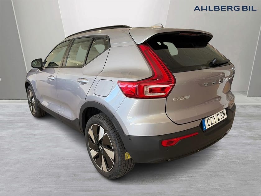 Bild 3 av Volvo EX40 Single Motor Extended Range ⚪ ExtendedRange Plus SE, Teknikpaket, Dragkrok Halvautomatisk, Parkeringskamera 360, HarmanKardon PremiumSound, Google Maps