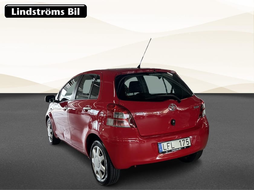 Bild 3 av Toyota Yaris 1.33 Manuell Sommar/Vinterhjul