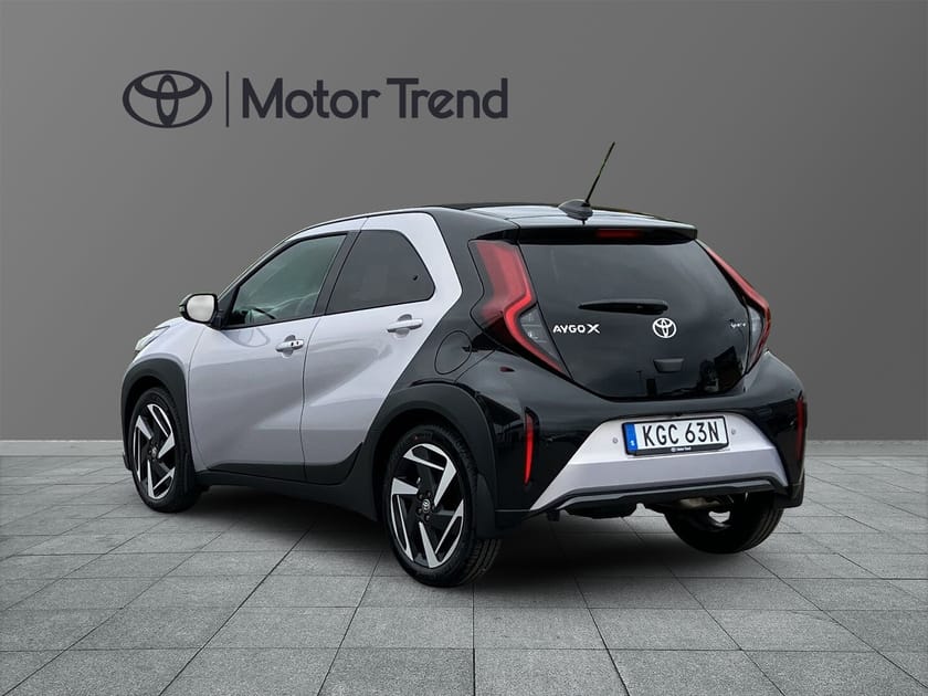 Bild 2 av Toyota Aygo X Hybrid ENVY CANVASTAK