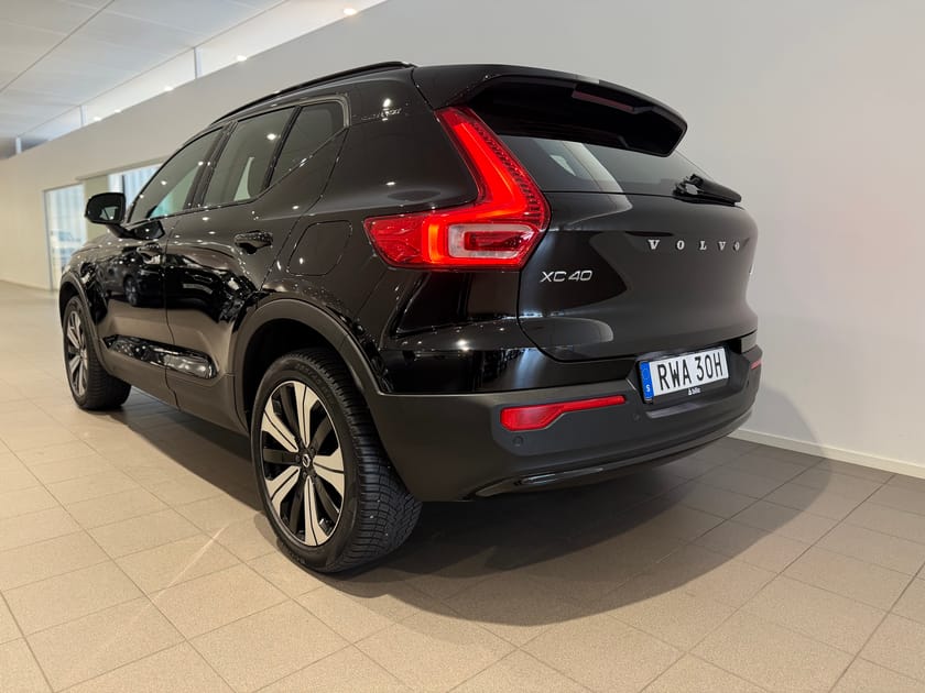 Bild 5 av Volvo XC40 Recharge Core / 10 000kr tillbehör / Dragkrok / Navigation / Adaptiv farthållare / Backkamera / Sensorer /