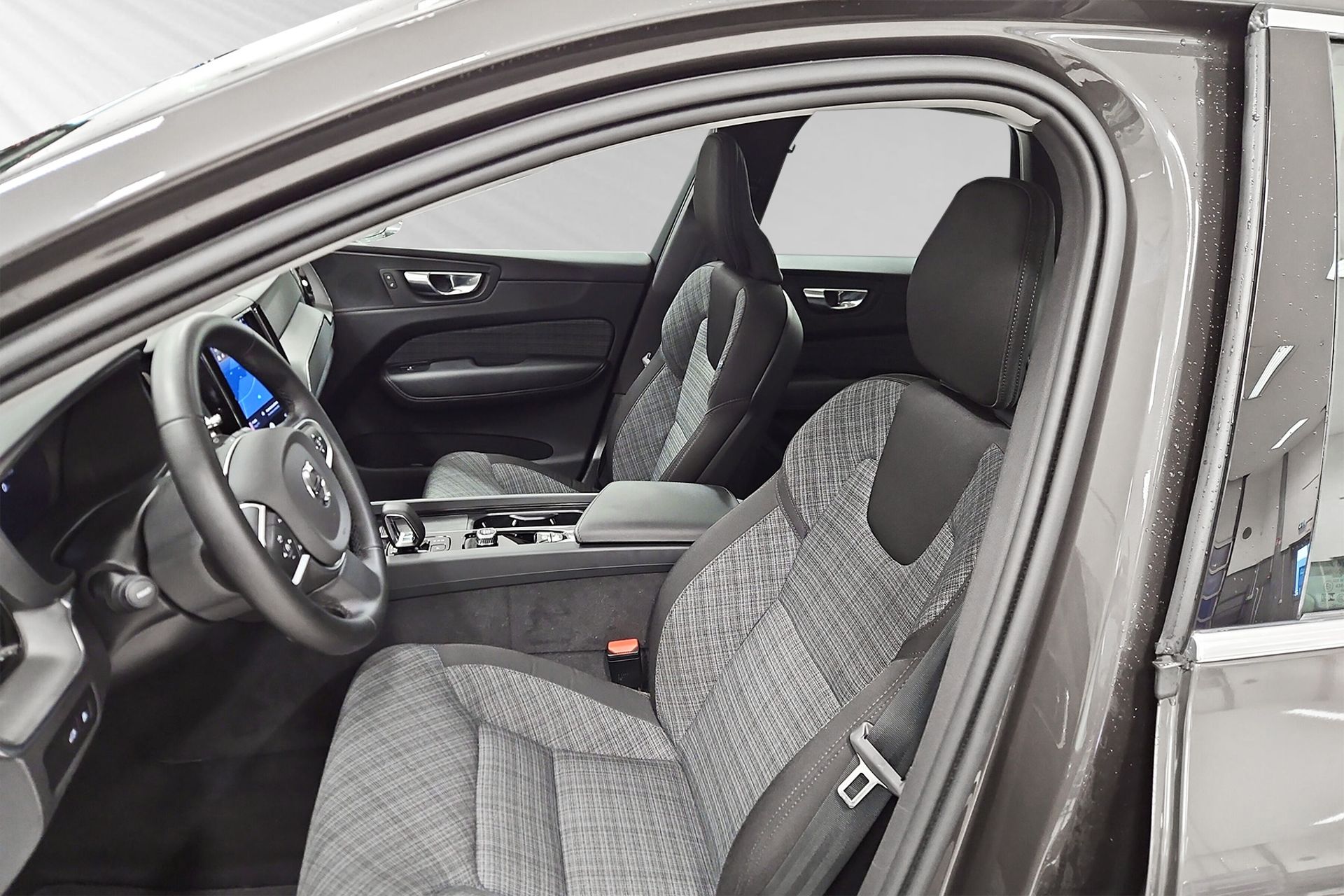 Volvo XC60 T6 Core Nordic Edition 2025, bild 7/10