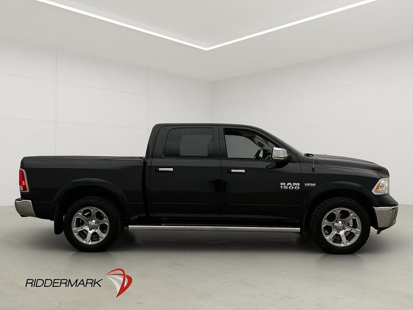 Bild 2 av RAM 1500 Crew Cab Dodge Laramie 5.7 4x4 Luft Kamera Drag Alpine Skinn