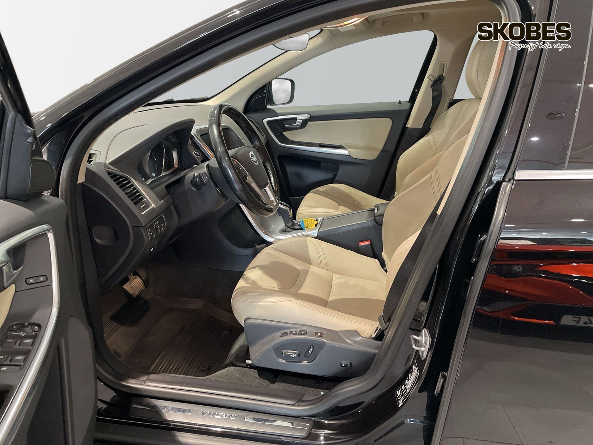 Volvo XC60 D4 AWD Classic Summum 2017, kuva 7/27