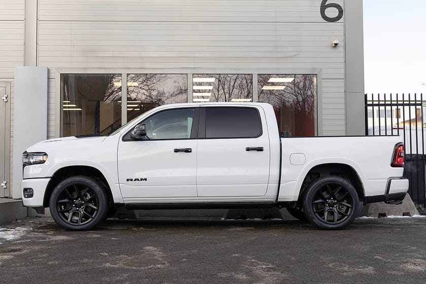 Bild 4 av RAM 1500 Crew Cab Dodge Laramie Night Premium 420HK LÅG SKATT| 4 750:-/mån