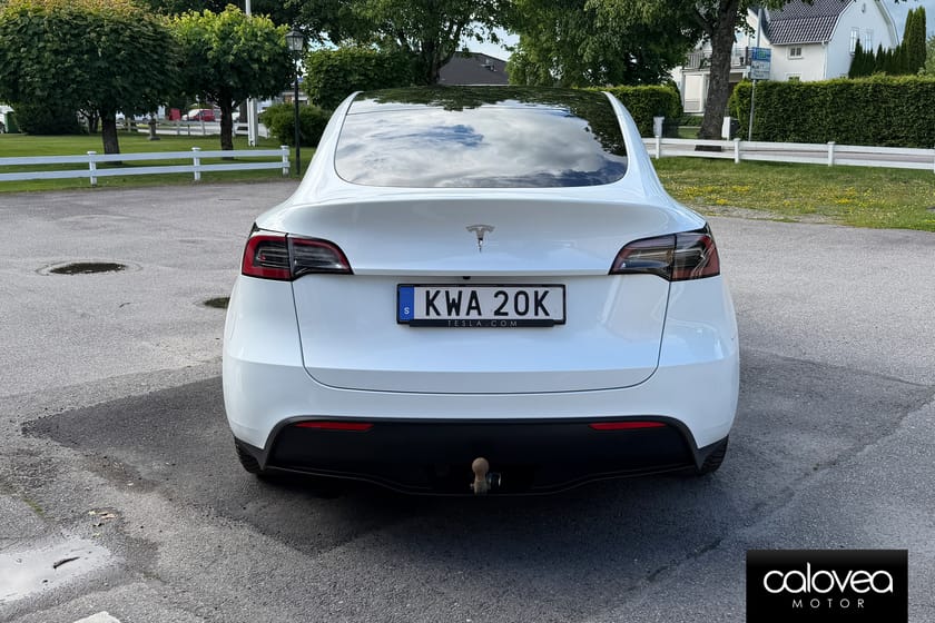 Bild 4 av Tesla Model Y Standard Range RWD Automat - Avtagbar dragkrok, Panorama