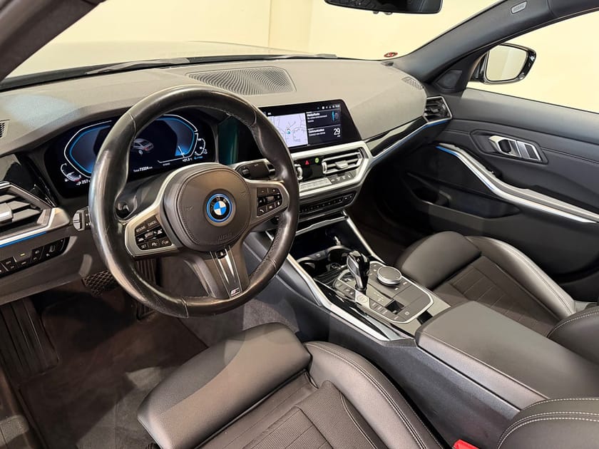 Bild 4 av BMW 330e xDrive Sedan xDrive, Sportline, Drag, Värmare, HiFi, Adpt Fart