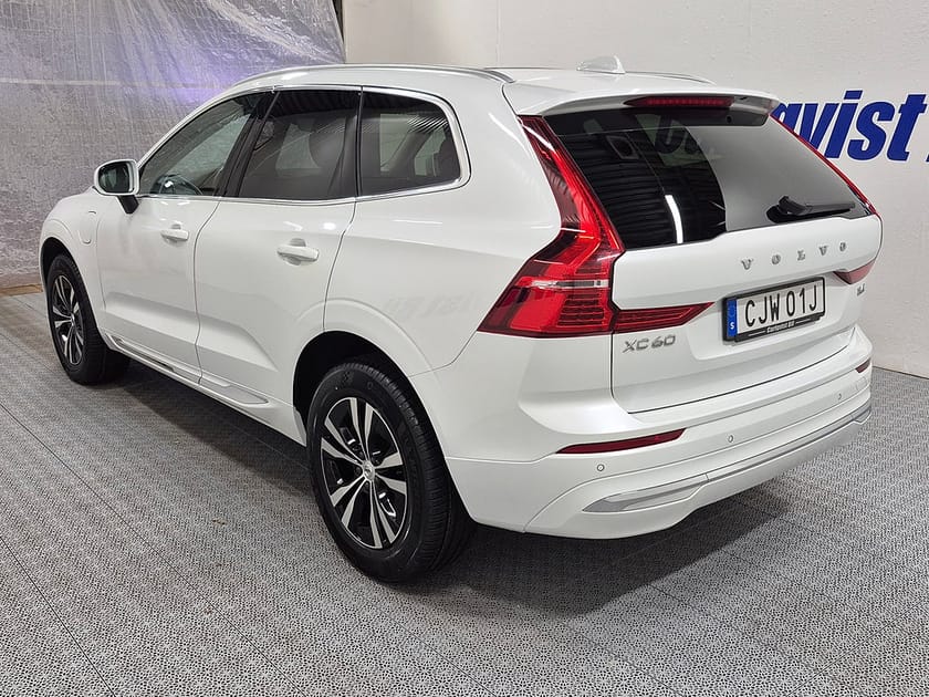 Bild 3 av Volvo XC60 T6 Recharge Core Bright plug in AWD 350HK 4x4 Panorama