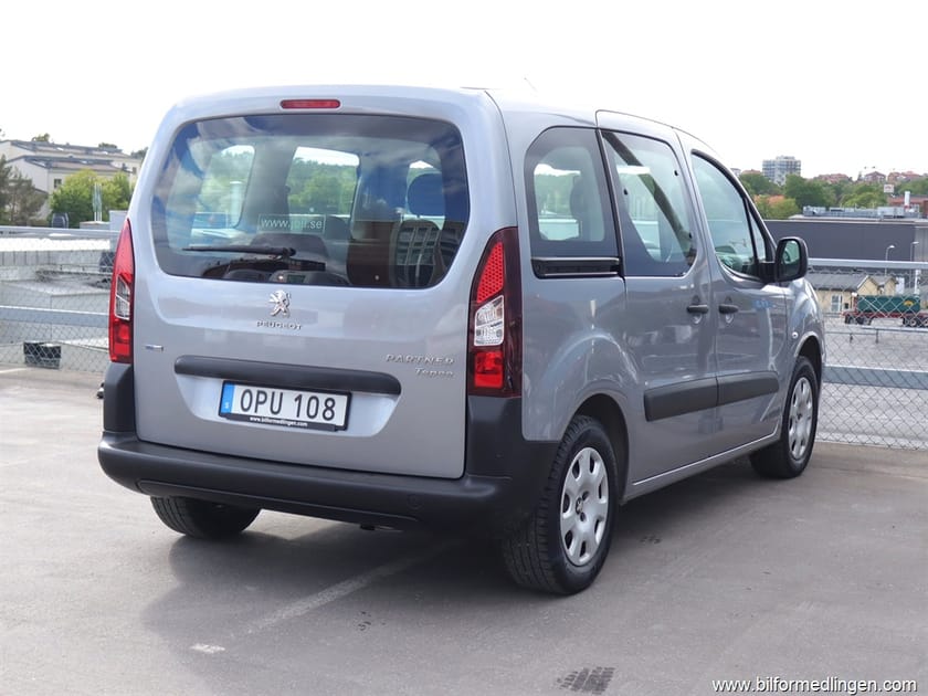 Bild 3 av Peugeot Partner Tepee 1.2 110hk S/V-hjul 1 ägare Nyservad