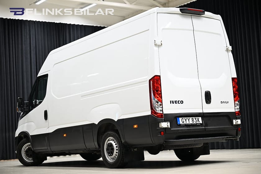 Bild 3 av Iveco Daily 35-140 Van 2.3 JTD Hi-Matic 136HK Automat|Webasto|3.5ton-dragvikt
