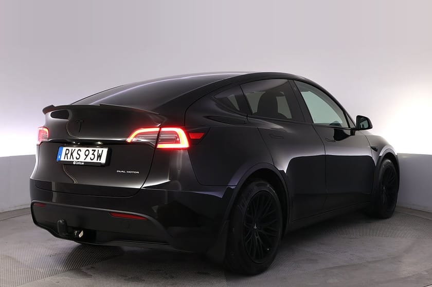 Bild 5 av Tesla Model Y Long Range AWD Autopilot Pano Drag