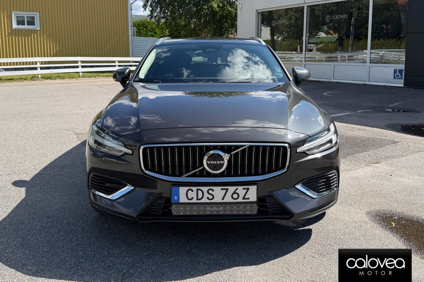 Bild 3 av Volvo V60 T6 Recharge AWD 399hk Automat - Drag, 360°