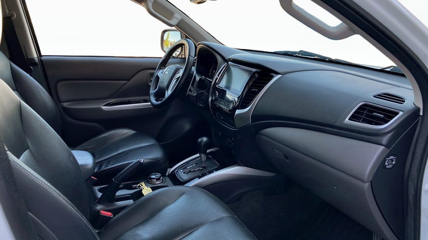 Bild 3 av Mitsubishi L200 Dubbelhytt Flakkåpa