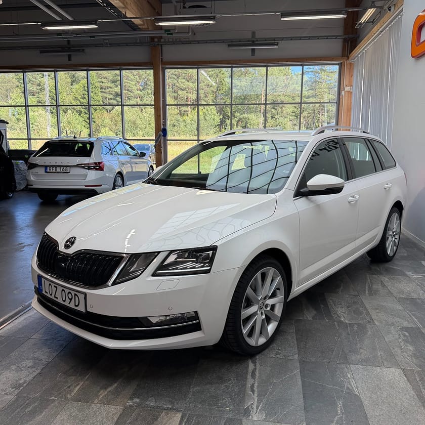 Bild 5 av Škoda Octavia Kombi Skoda 2.0 TDI SCR 4x4 Style Värmare AppCarplay Dragkrok