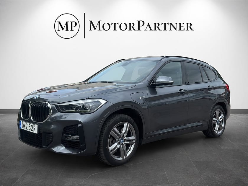 Bild 3 av BMW X1 xDrive25e M Sport Panorama Drag Navi Kamera HUD Skinn
