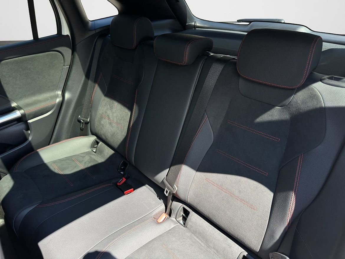 Mercedes-Benz GLA 250 e, bild 13 av 18
