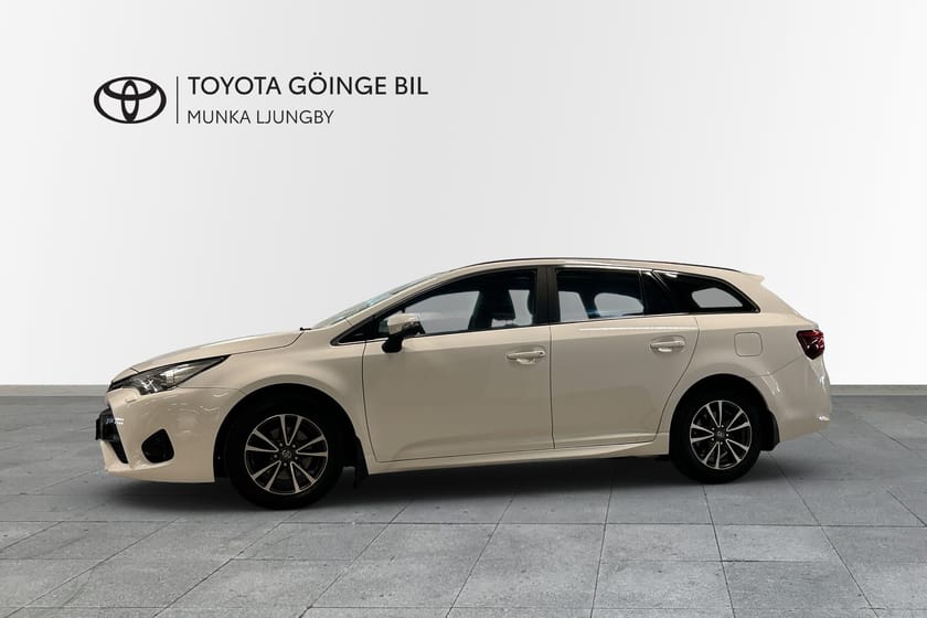 Bild 2 av Toyota Avensis Kombi 1.6 D-4D 1 ägare drag v-hjul