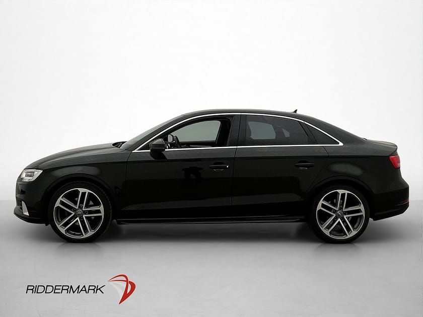 Bild 4 av Audi A3 Sedan 35 TFSI Sport Värmare Kamera Keyless Adaptiv-farthål
