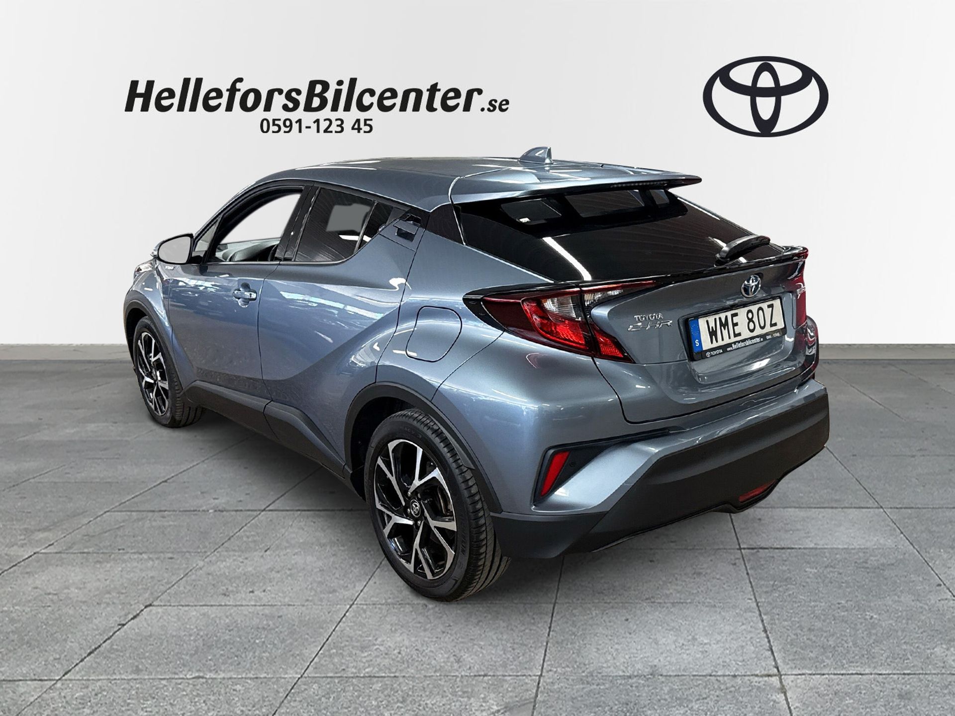 Toyota C-HR Hybrid 2021, photo 2/31