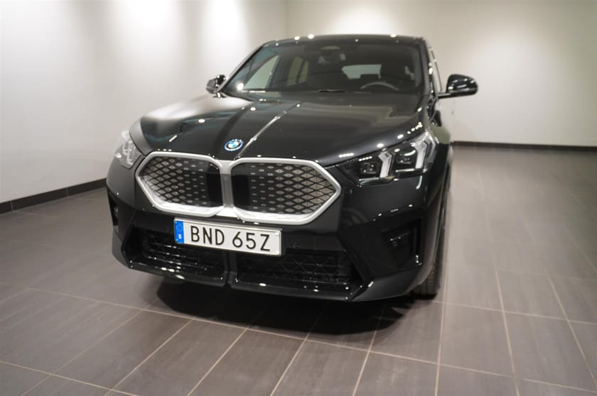 Bild 5 av BMW iX2 xDrive30 3,95% M Sport Navi Kamera Fartpilot Drag 19”