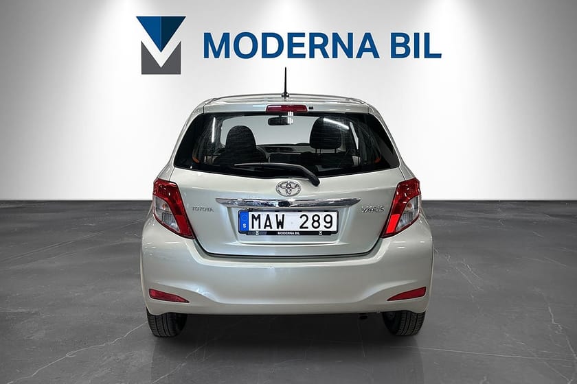 Bild 4 av Toyota Yaris 1.33 99HK Dual VVT-i Active Backkamera Bluetooth