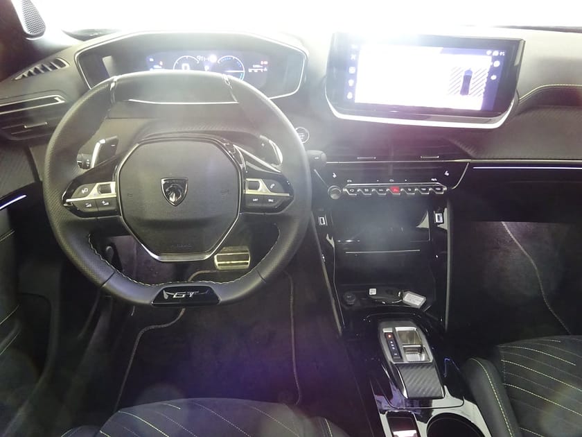 Bild 4 av Peugeot 2008 Hybrid 145