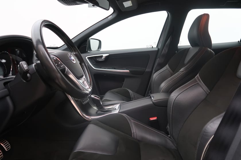 Bild 4 av Volvo XC60 D4 AWD Classic R-Design