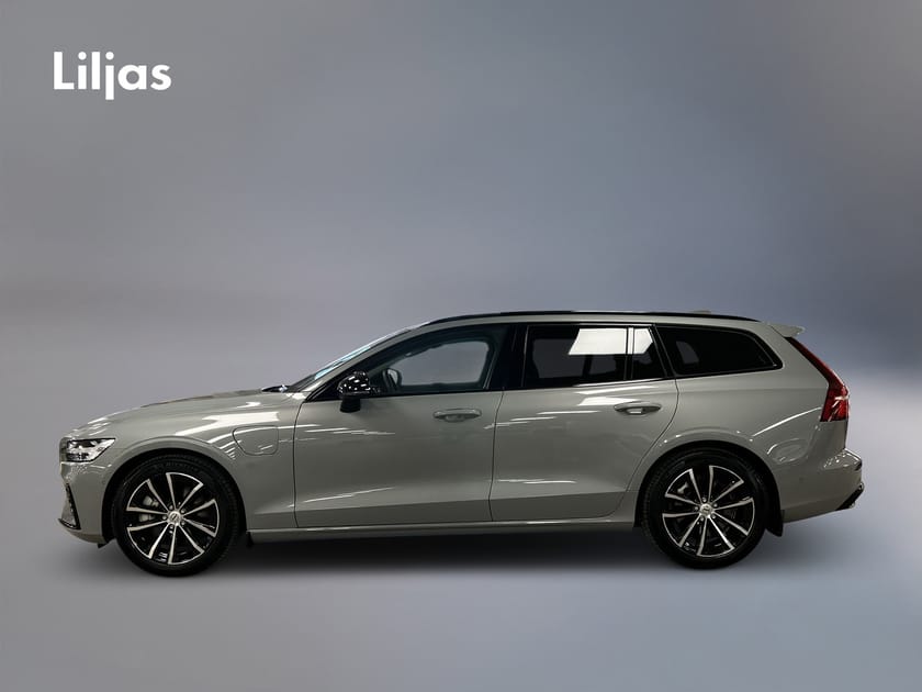Bild 3 av Volvo V60 T6 AWD Plus Dark Nordic Edition//360-kamera//Drag//