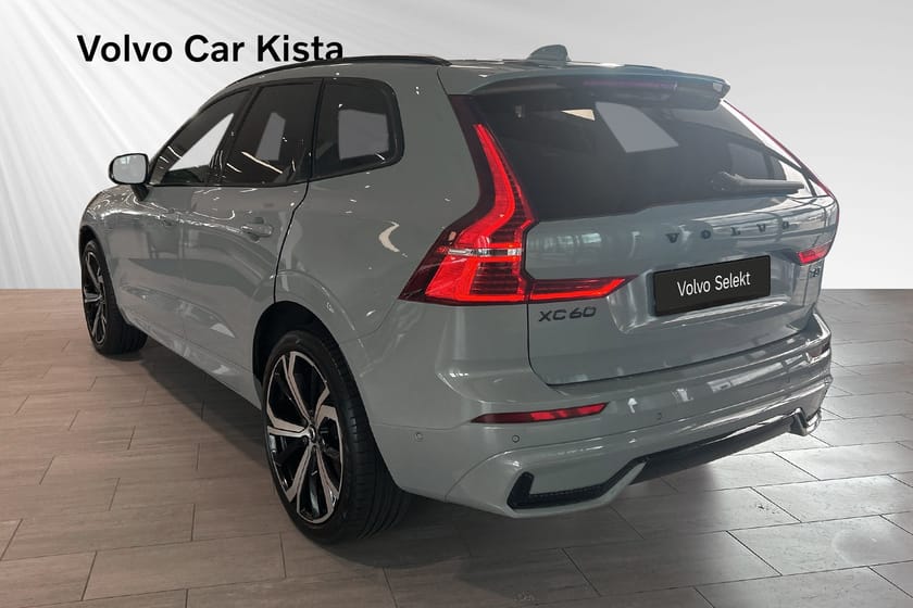 Bild 4 av Volvo XC60 T6 Plus Dark Edition H/K Pano HUD 360Kam