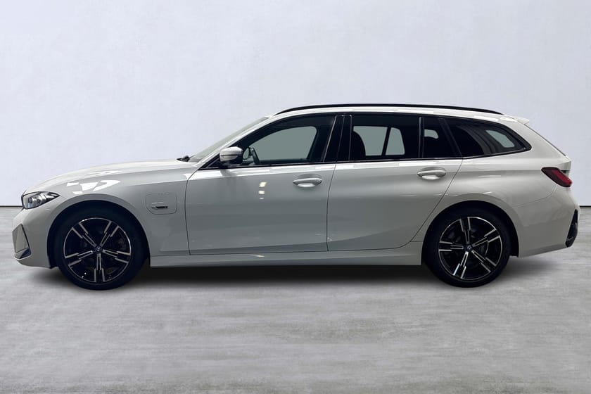 Bild 2 av BMW 330e Touring E M-Sport 292hk
