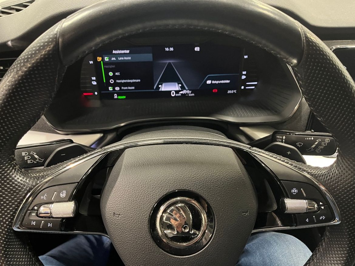 Škoda Octavia 2022 - miniatyr 9