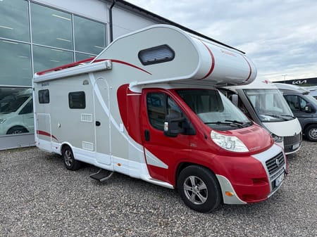 Dethleffs Campervan Fiat A 6971 Alkov 6-Bältade Drag