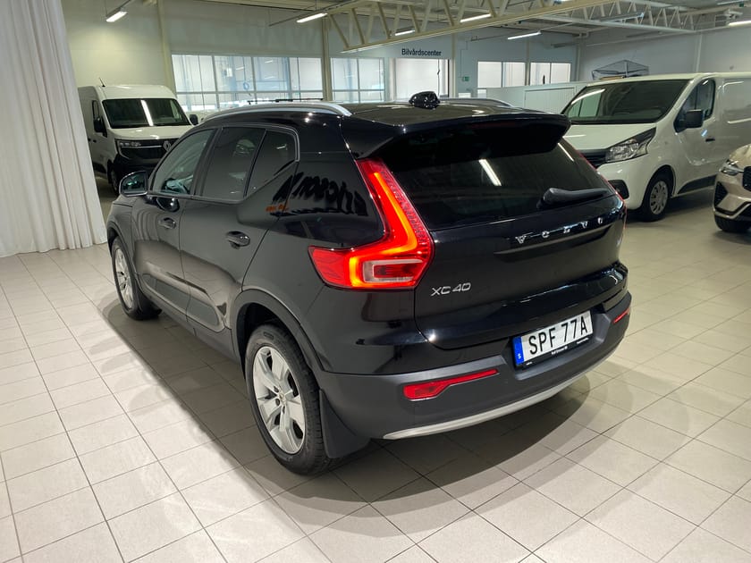 Bild 3 av Volvo XC40 B4 FWD Bensin Momentum Advanced SE