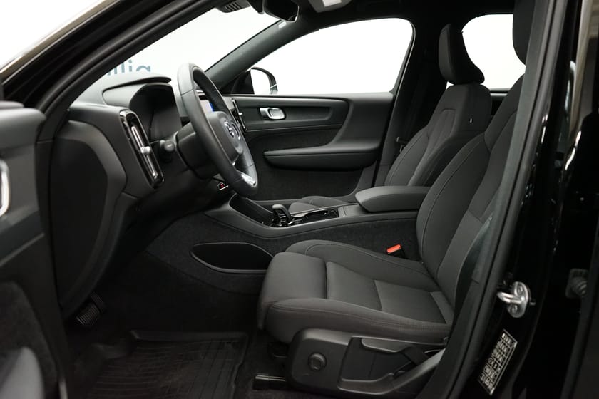 Bild 5 av Volvo XC40 Recharge Core Edition, Baklucka elmanövrerad, Navigation
