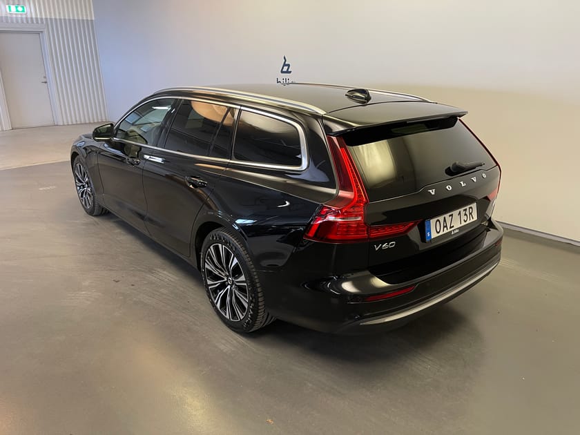 Bild 4 av Volvo V60 Recharge T6 Core Edition / Tonade rutor / Backkamera / Navigation /