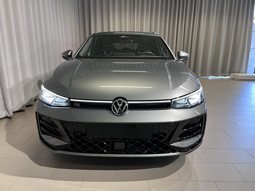 Bild 2 av Volkswagen Passat Variant eHybrid 272 DSG6 R-LINE