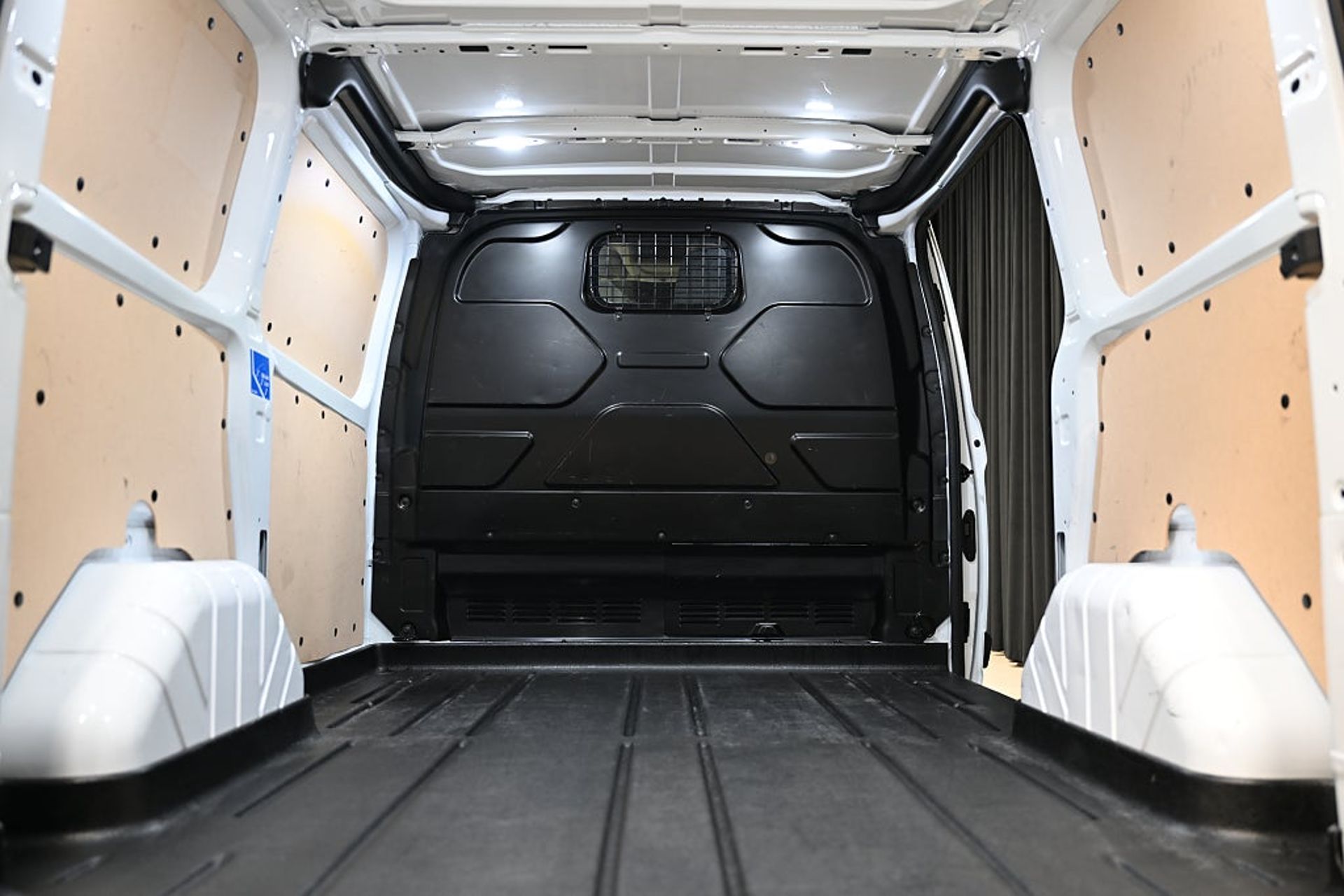Ford Transit Custom 2022, bild 7/10
