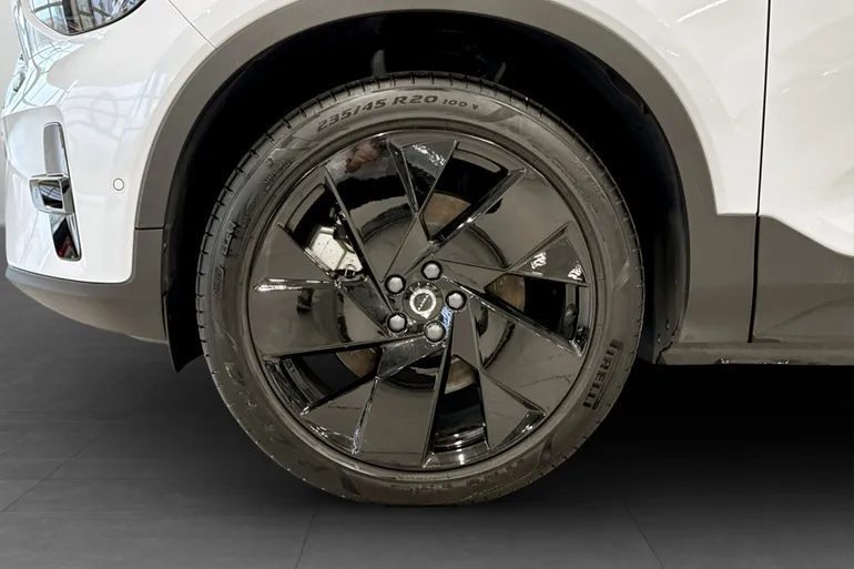 Volvo EX40 Twin Motor Performance
