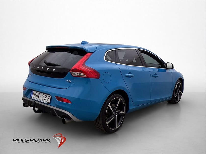 Bild 5 av Volvo V40 T5 R-Design Pano Premium Sound Kamera Drag BLIS