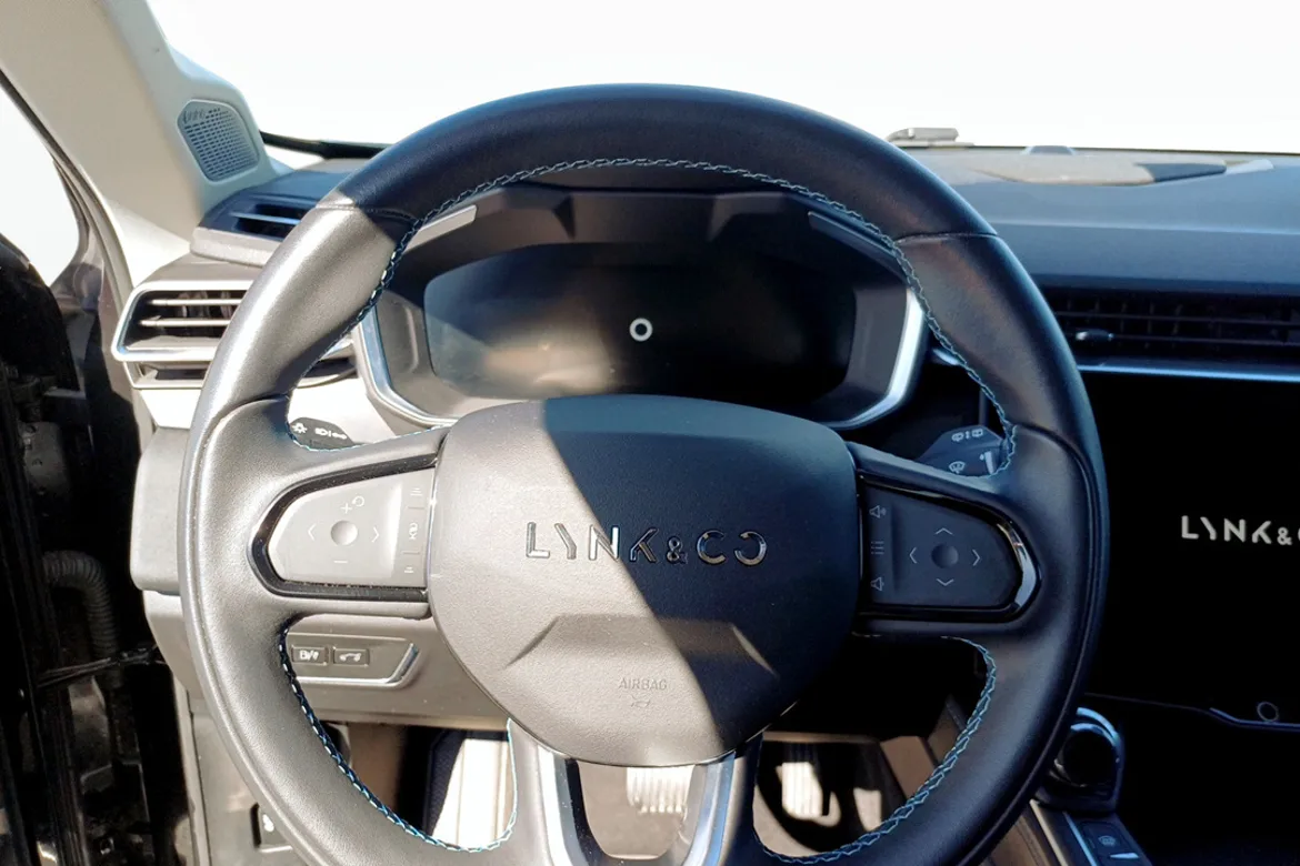 Lynk & Co 01 PHEV