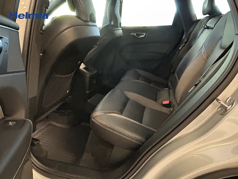 Bild 10 av 13 – Volvo XC60 Recharge T8 II R-Design