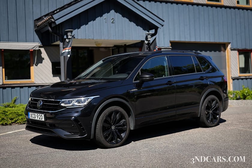 Bild 1 av Volkswagen Tiguan Allspace 7-sätes 2.0 TDI MOMS 4Motion R-Line Drag MM
