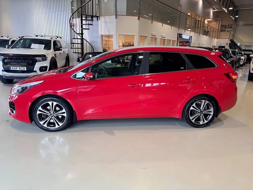 Bild 2 av Kia cee'd_sw SW 1.6 GDI GT-Line / Drag / Ny servad*